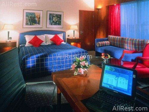 Jumeirah Emirates Towers Hotel 11